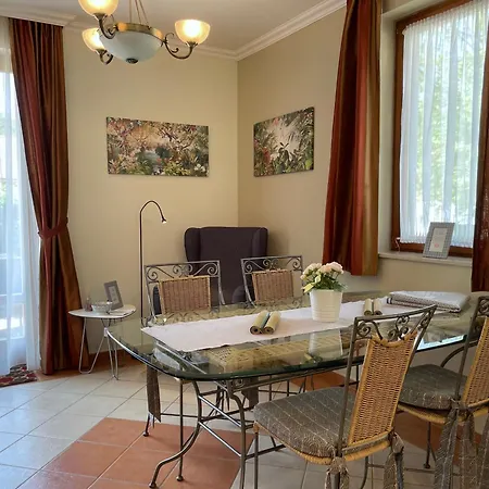 Kastelo Teraso Park Apartment With 25M Private Groundfloor Terrace Lejlighed *