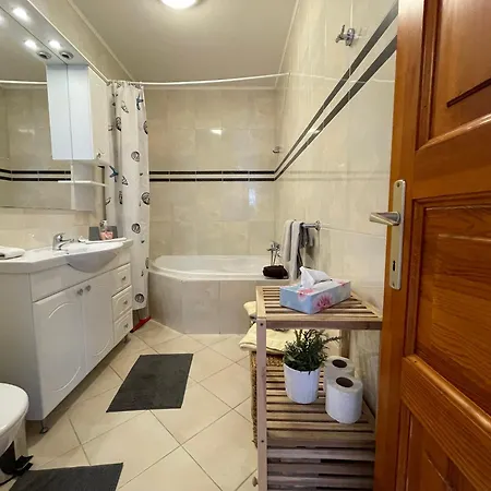 Kastelo Teraso Park Apartment With 25M Private Groundfloor Terrace Lejlighed *